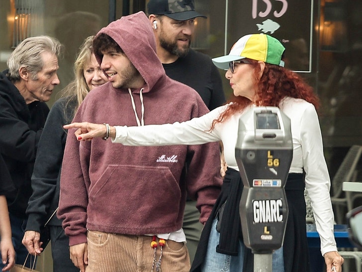 benny-blanco-backgrid-1