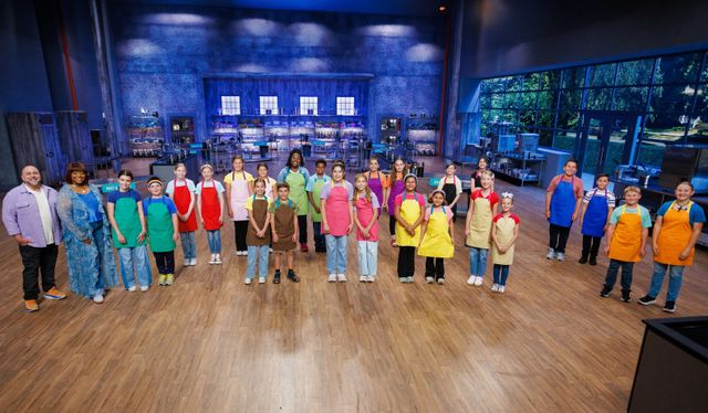 Hosts Duff Goldman and Kardea Brown, Contestants Taanvi and Kavya Bhenderu, Harper and Holland Carroll, Cameron and Abby Bellezza, Genesis and Akbar Brooks, Abigail and Kenneth Wolf, Leia and Kiera Sievert, Amelia and Clara Friesenhahn, Emmett and Maci Sheets, Jovie and Lenore Byler, Michael and Liam Nelson, Norah and Olivia Tatum, and Melody and Leila Nouri, Hosts Duff Goldman and Kardea Brown, Contestants Taanvi and Kavya Bhenderu, Harper and Holland Carroll, Cameron and Abby Bellezza, Genesis and Akbar Brooks, Abigail and Kenneth Wolf, Leia and Kiera Sievert, Amelia and Clara Friesenhahn, Emmett and Maci Sheets, Jovie and Lenore Byler, Michael and Liam Nelson, Norah and Olivia Tatum, and Melody and Leila Nouri. Food Network