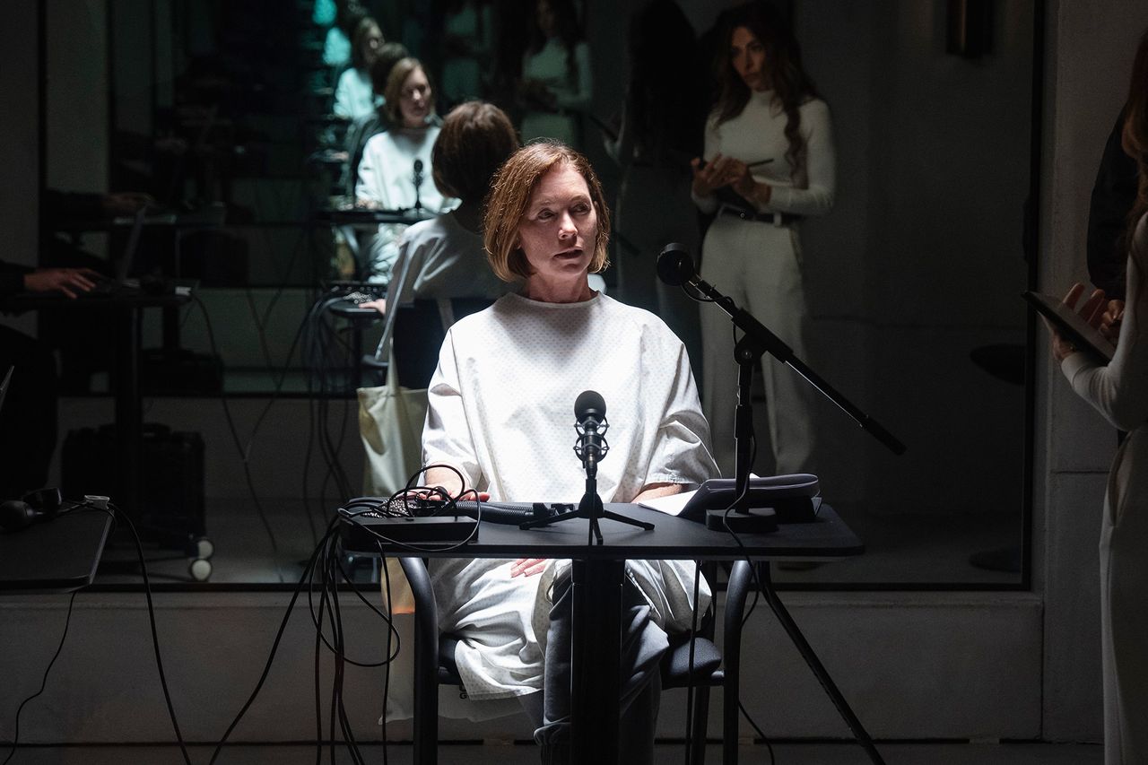 Julianne Nicholson and Sarah Shahi on Paradise Julianne Nicholson and Sarah Shahi on 'Paradise' Disney/Ser Baffo