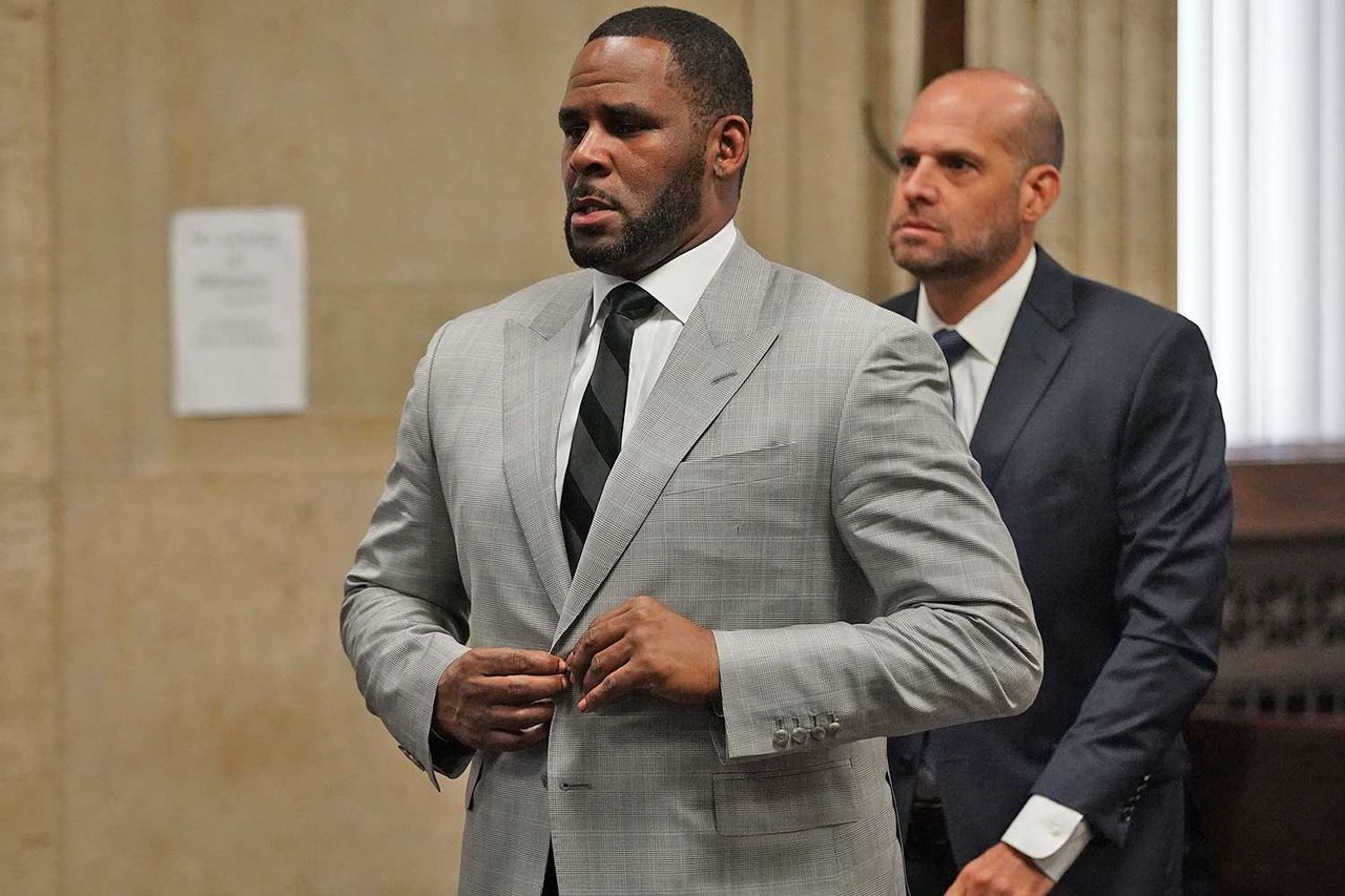 R. Kelly appears before Judge Lawrence Flood at Leighton Criminal Court Building in Chicago on June 6, 2019. R. Kelly E. Jason Wambsgans/Chicago Tribune/Pool/Tribune News Service via Getty