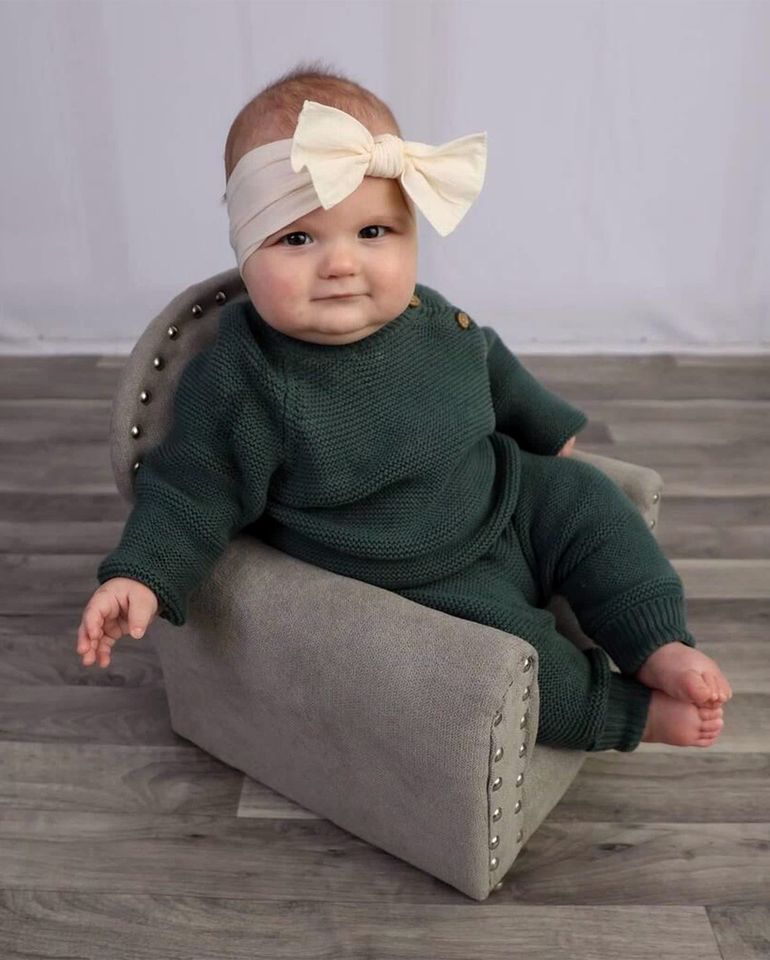 Woman Sends Her Daughter In For School Photos. She Was Surprised When She Got The Photos Back Julie Haywood's daughter on picture day. KC Kids Photo