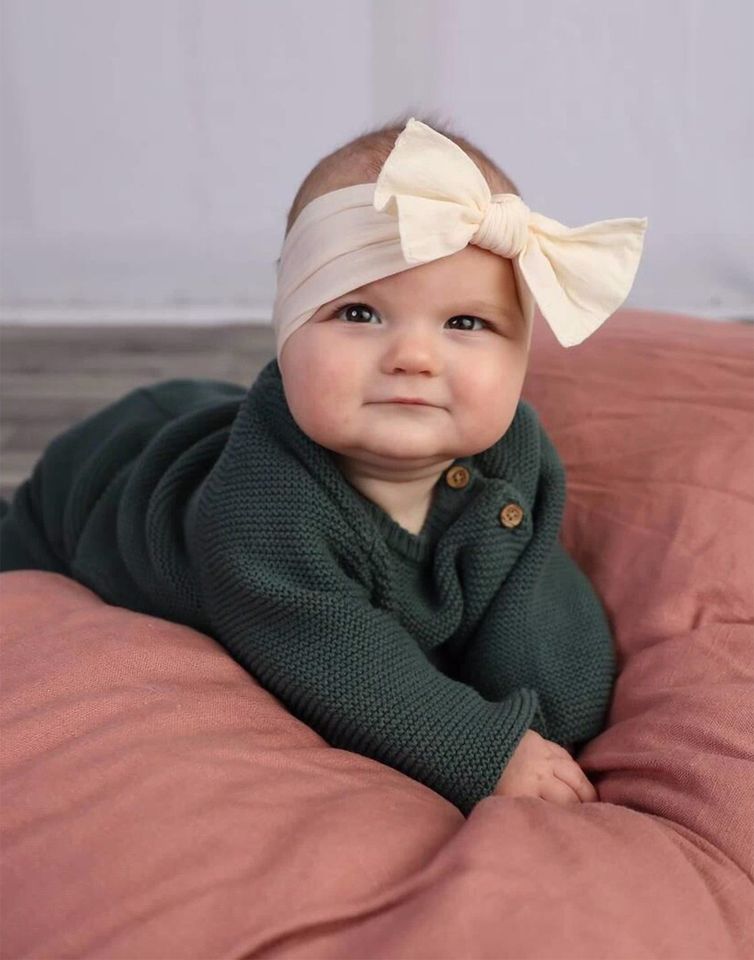 Woman Sends Her Daughter In For School Photos. She Was Surprised When She Got The Photos Back Julie Haywood's daughter on picture day. KC Kids Photo