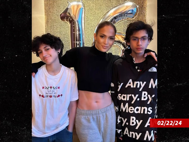 jennifer-lopez-emme-muniz-max-muniz-sub-ig-1