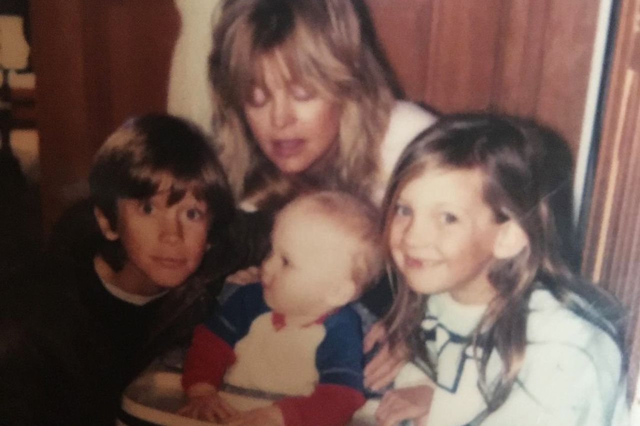 Kate Hudson shares throwback with Goldie Hawn for Mothers Day tribute Oliver Hudson, Goldie Hawn, Wyatt Russell and Kate HudsonCredit: Kate Hudson/Instagram