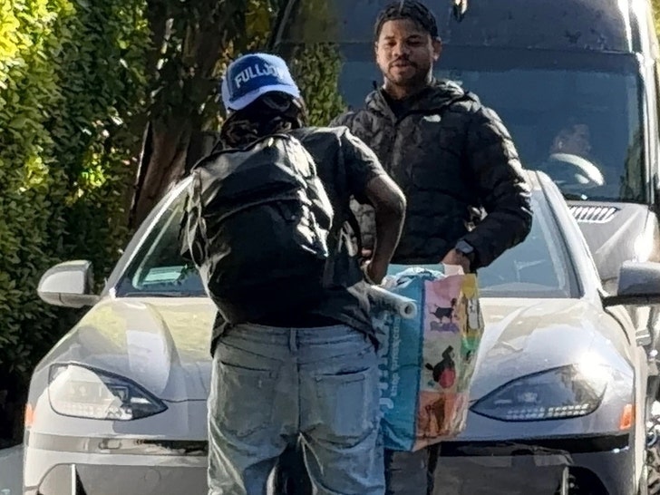 Rihanna flies out of Los Angeles amid shooting drama backgrid