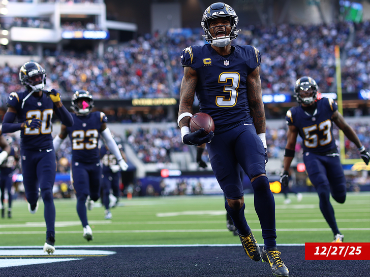 derwin james sub getty 1