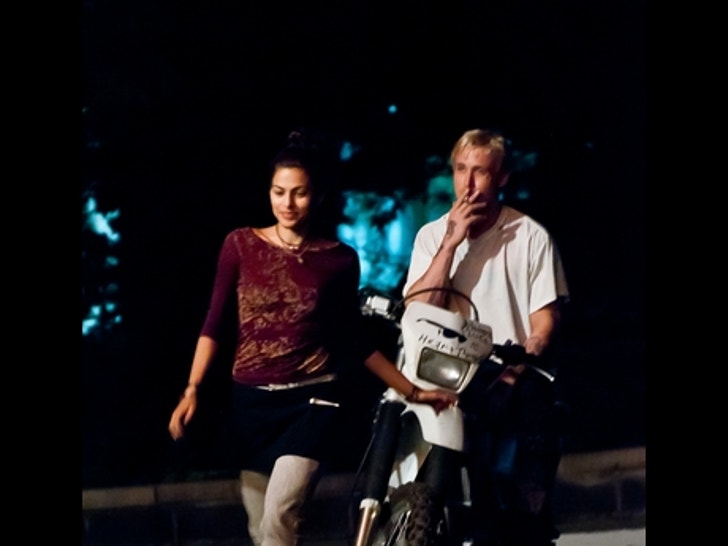 Ryan Gosling and Eva Mendes on the set of 