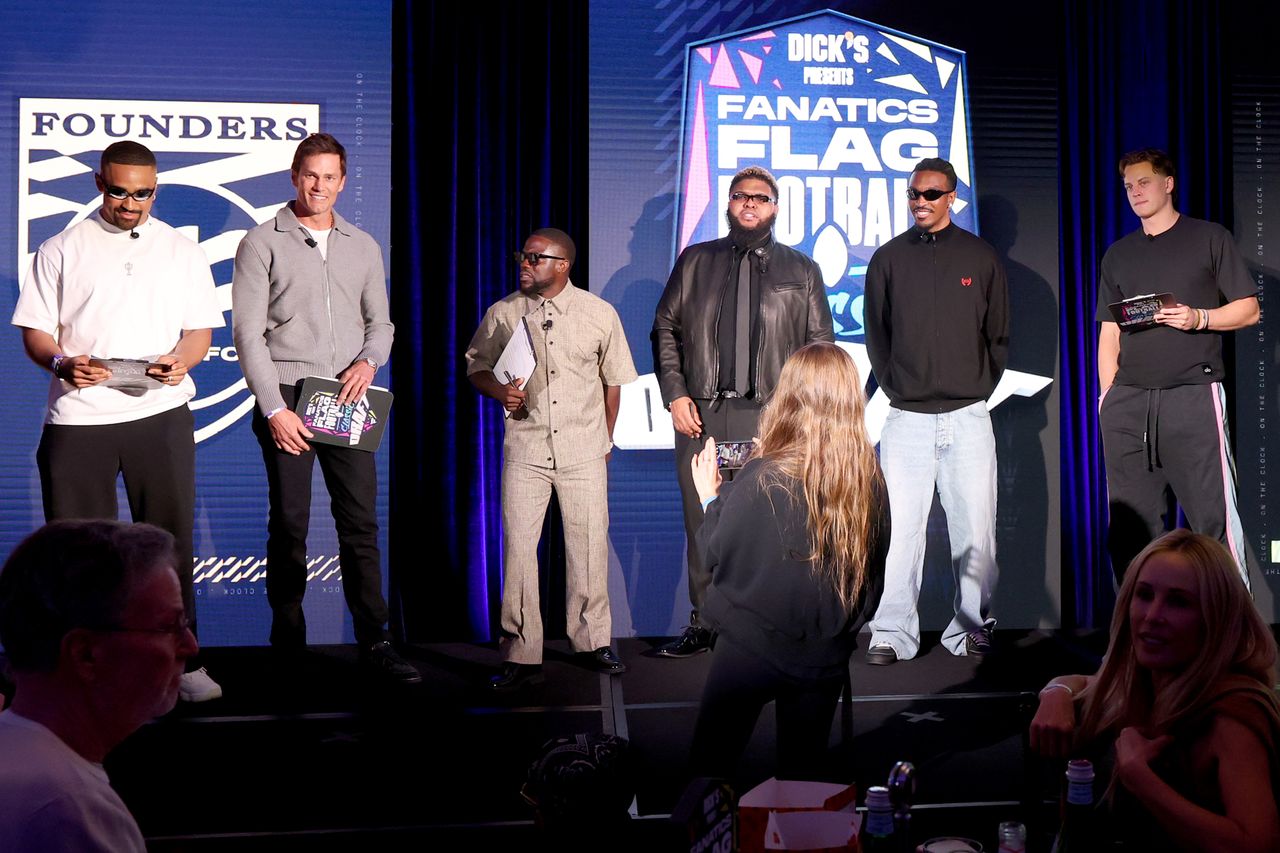 Kevin Hart hosts the 2026 Fanatics Flag Football Classic Draft.Credit: Monica Schipper/Getty