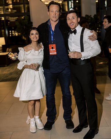 Ali Waldman and Evan Eshelman. Vince Vaughn Made Surprise Appearance at Couple's Nuptials in Real-Life 'Wedding Crashers' Moment Vince Vaughn (center) with newlyweds Ali Waldman and Evan EshelmanCredit: Venessa Ramirez / Owner & Photographer at VNess Photography