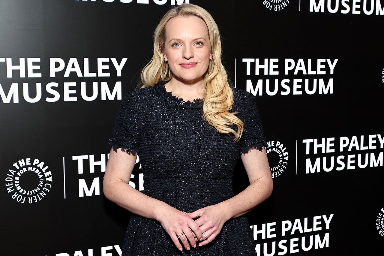 Elisabeth MossCredit: Jamie McCarthy/Getty