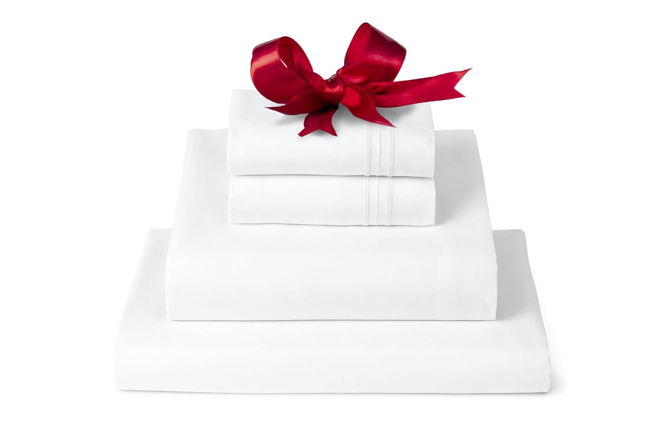 Mellanni Queen Sheets Set Credit: Amazon