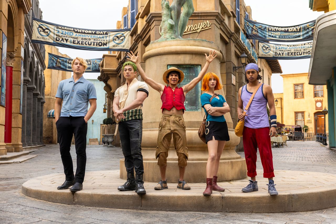 Taz Skylar as Sanji, Mackenyu as Roronoa Zoro, Iñaki Godoy as Monkey D. Luffy, Emily Rudd as Nami, and Jacob Romero as Usopp in episode 101 of One Piece.Credit: Casey Crafford/Netflix