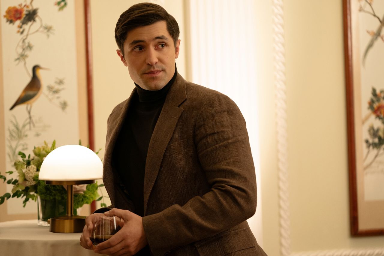 Phil Dunster as Archie Bates in a ‘Rooster’ scene (2026)Credit: Katrina Marcinowski/HBO