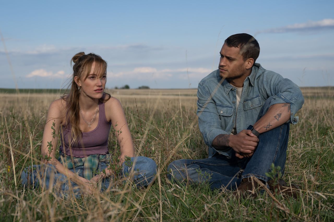 Maika Monroe as Kenna and Tyriq Withers as Ledger in 'Reminders of Him' (2026)Credit: Universal Studios
