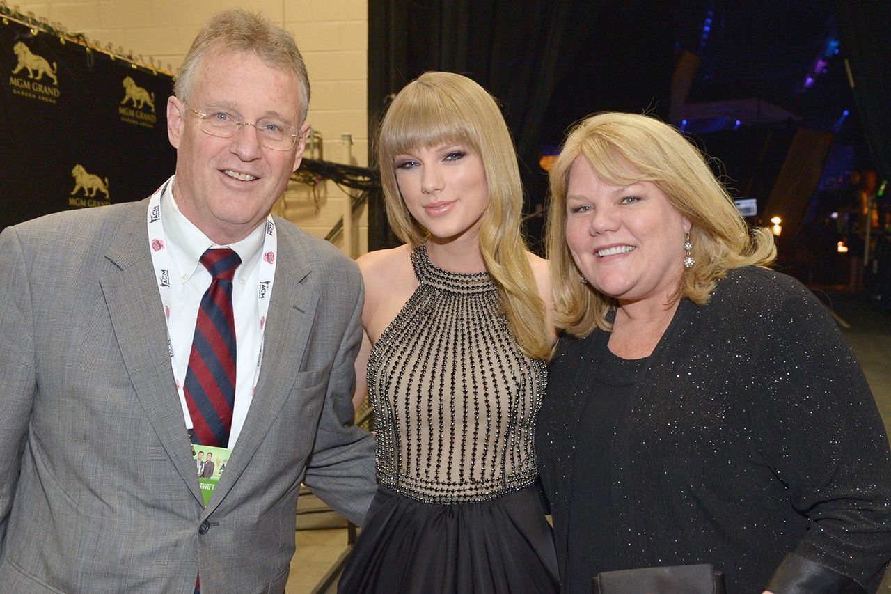 Scott Swift, singer Taylor Swift and Andrea Swift attend the 48th Annual Academy of Country Music Awards Scott Swift, Taylor Swift and Andrea SwiftCredit: Rick Diamond/ACMA2013/Getty