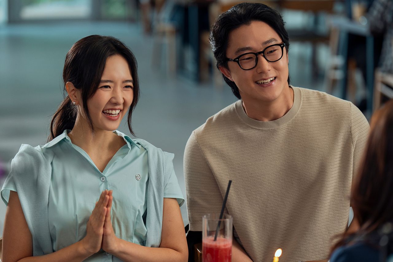 Hojo Shin as Jiwon and Peter Thurnwald as Alex Finnerty in episode 308 of 'XO, Kitty'Credit: Youngsol Park/Netflix