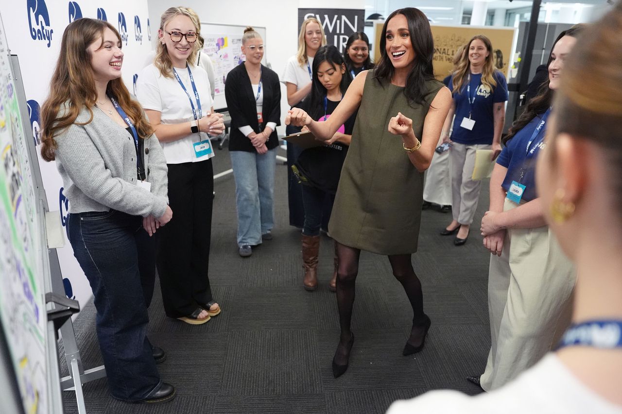 Meghan, Duchess of Sussex meets advocates during a visit to Batyr, a mental health engagement programme, at Swinburne University of Technology in Hawthorn on day three of the royal trip with Prince Harry, Duke of Sussex, on April 16, 2026 Meghan Markle meets with young people from BatyrCredit: Jonathan Brady-Pool/Getty
