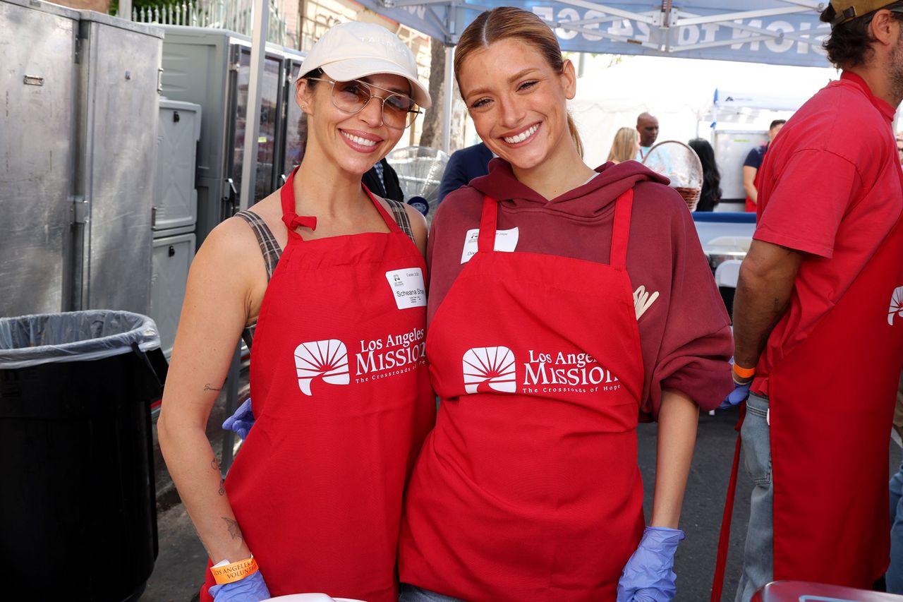 Scheana Shay and Dixie D'Amelio Scheana Shay and Dixie D'AmelioCredit: Chelsea Lauren/Shutterstock