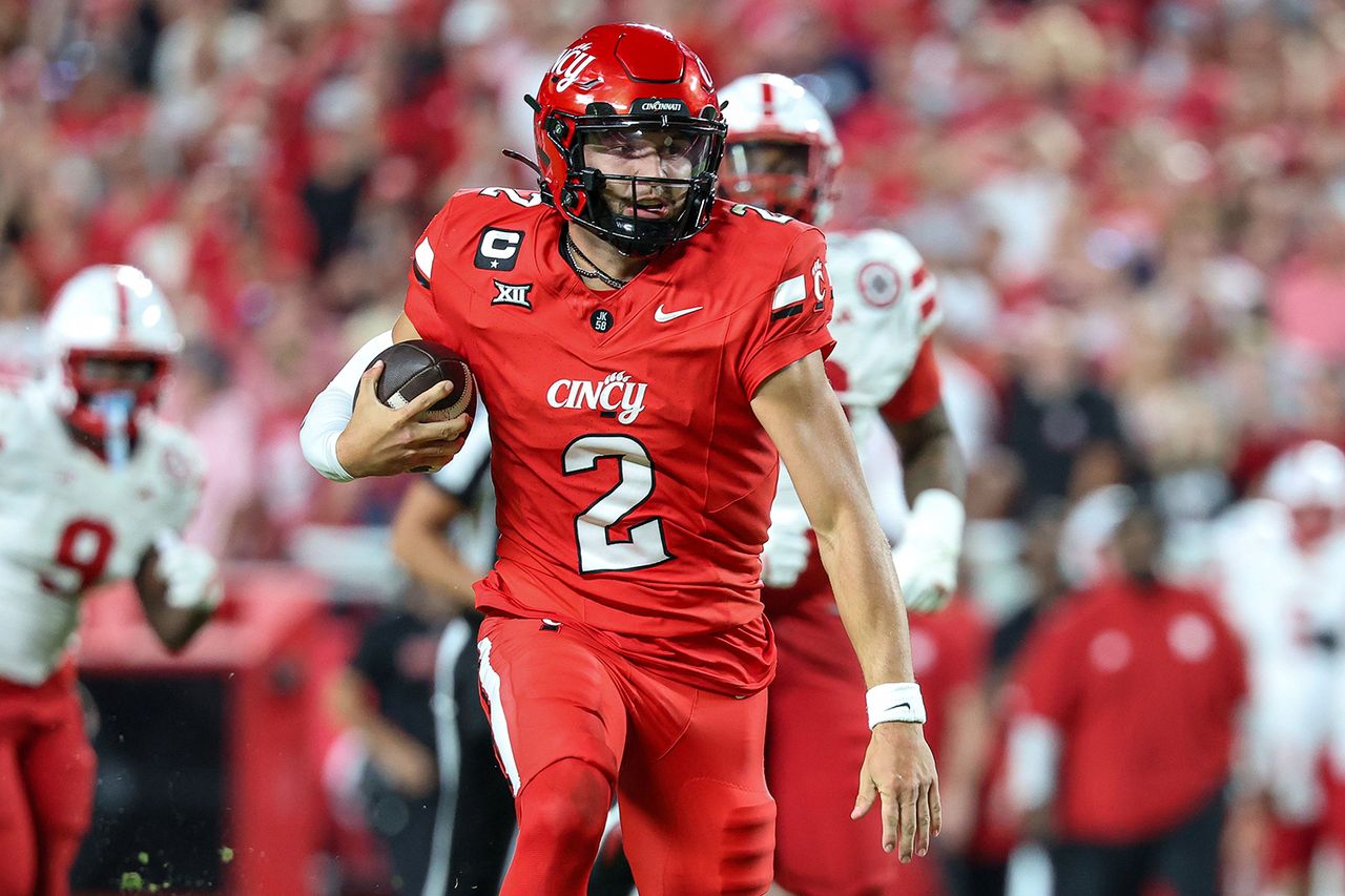 Cincinnati Bearcats quarterback Brendan Sorsby during a game on Aug. 28, 2025.Credit: David Smith/CSM/Shutterstock