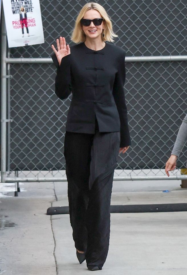 Carey MulliganCredit: Melanie Miller / BACKGRID