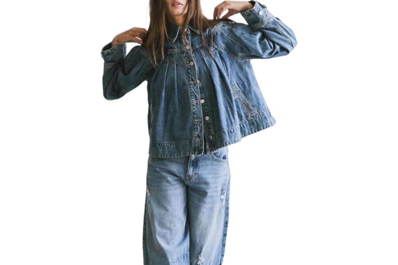 ezapine womens cropped denim jacket long sleeve Credit: Amazon
