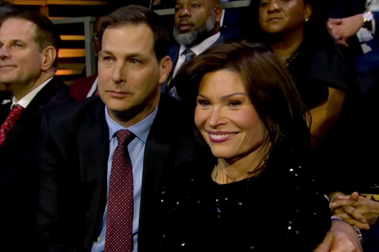 Elsa and Fernando Mendoza Sr.Credit: ESPN College Football/Youtube