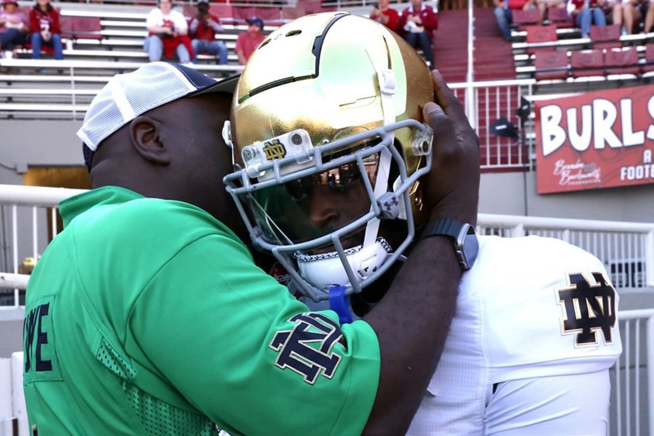 Jeremiyah Love and his dad Jason Love in December 2025.Credit: Notre Dame Football/Instagram