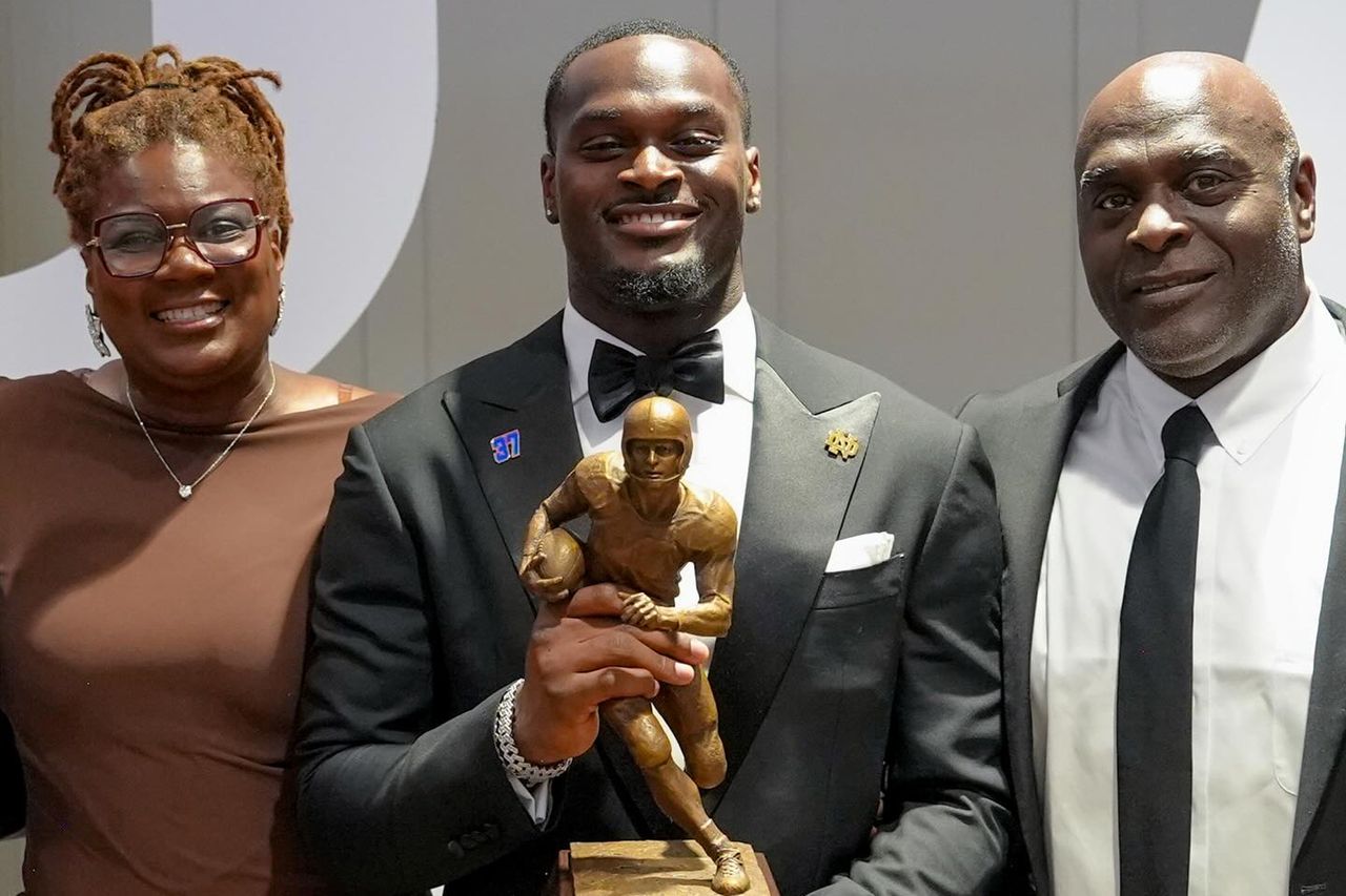 Jeremiyah Love with his parents Ltyona and Jason Love in January 2026.Credit: Jeremiyah Love/Instagram