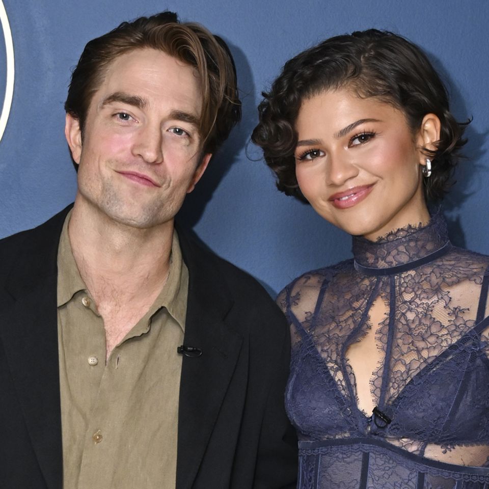 Robert Pattinson & Zendaya pose together backstage on The Tonight Show Starring Jimmy Fallon Robert Pattinson and ZendayaCredit: Todd Owyoung/NBC via Getty
