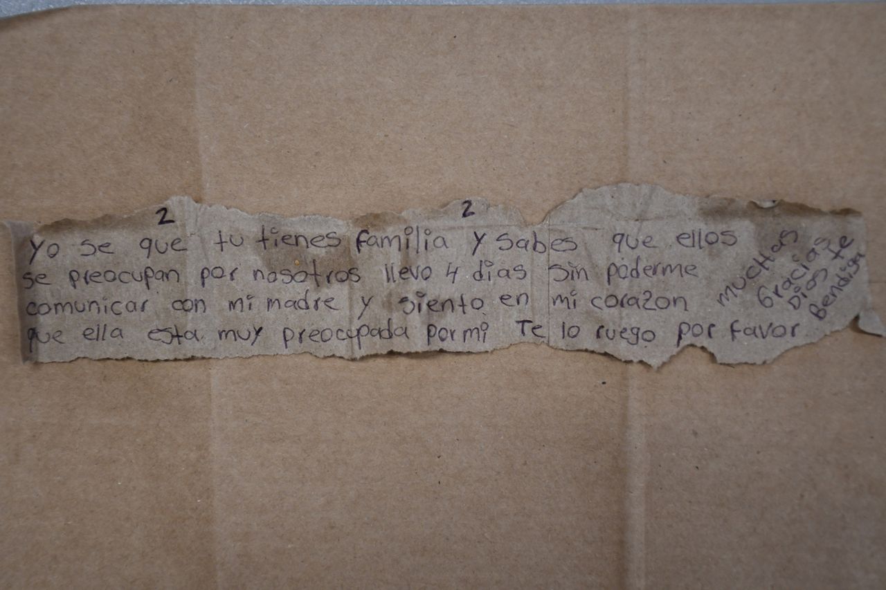A note written in Spanish by Immigration and Customs Enforcement detainee Brayan Rayo Garzon asking for a phone call with his mother, while he was in the Phelps County jail in Rolla, Mo., on April 7, 2025. This photo provided by the Missouri State Highway Patrol shows a note written in Spanish by Immigration and Customs Enforcement detainee Brayan Rayo Garzon asking for a phone call with his mother, while he was in the Phelps County jail in Rolla, Mo., on April 7, 2025, shortly before he died by suicide.Credit: Missouri State Highway Patrol via AP