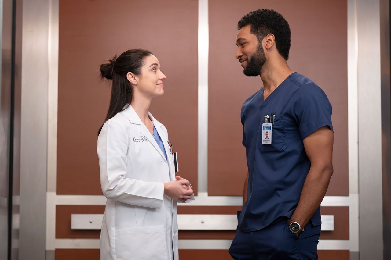 Adelaide Kane and Anthony Hill in 'Grey's Anatomy'Credit: Disney/Anne Marie Fox