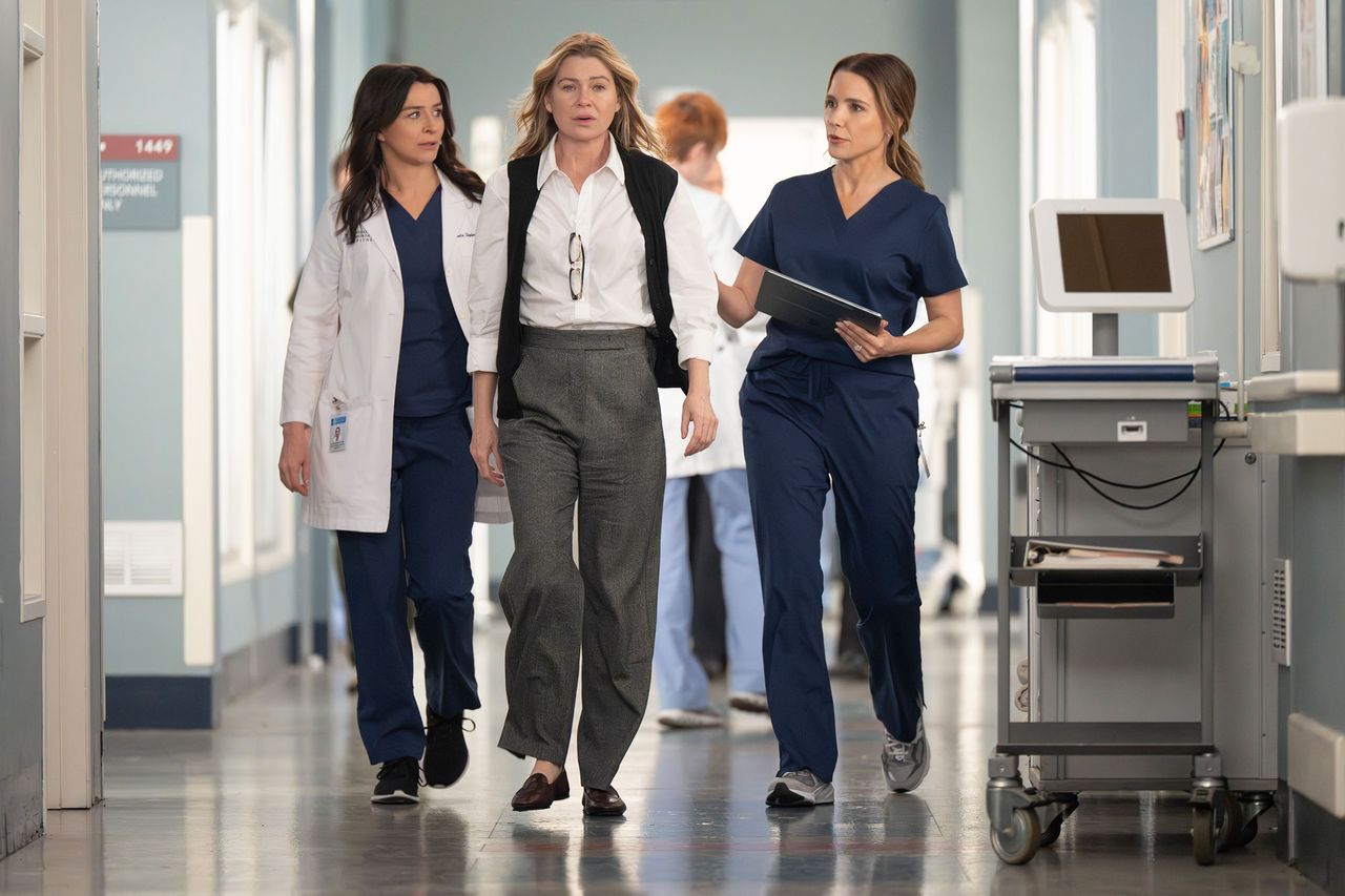 Caterina Scorsone, Ellen Pompeo, Sophia Bush in 'Grey's Anatomy'Credit: Disney/Anne Marie Fox
