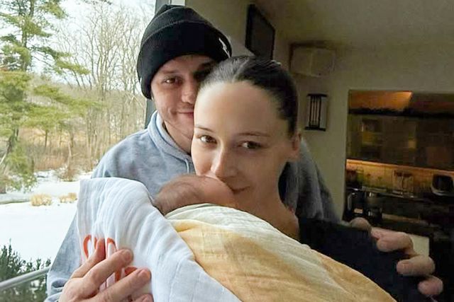 Pete Davidson, Elsie Hewitt and their daughter ScottieCredit: Elsie Hewitt/Instagram