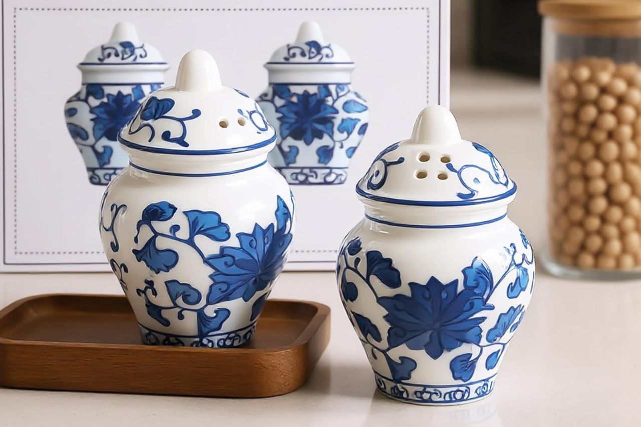Honeydak 2 Pcs Chinoiserie Mini Ginger Jar Salt and Pepper Shakers Set Credit: Amazon
