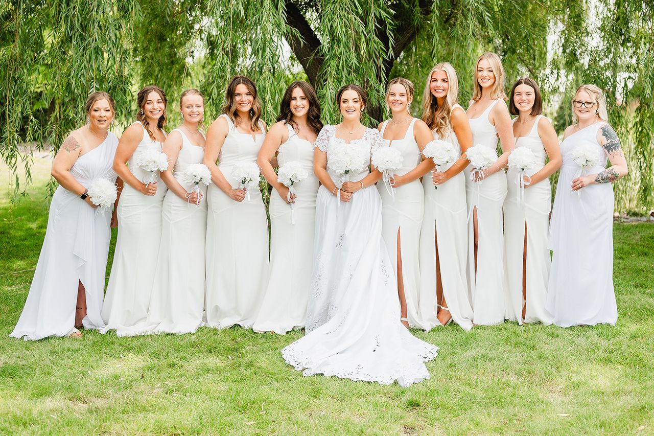 Maddy Craft with her bridal partyCredit: Courtesy Meagan Elizabeth Photography