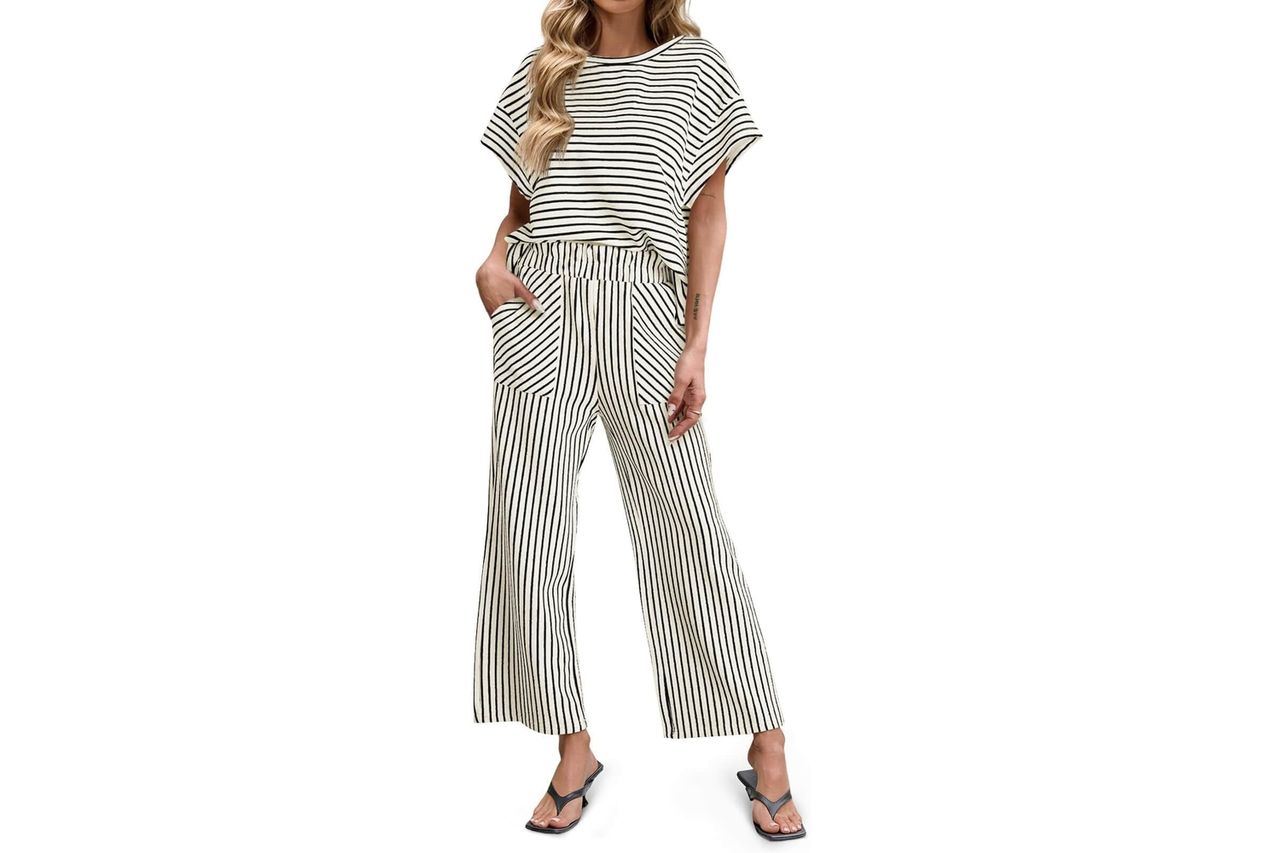 Tankaneo Womens Striped 2 Piece Sets Short Sleeve T Shirts Wide Leg Pants Matching Lounge Set with Pockets Credit: Amazon