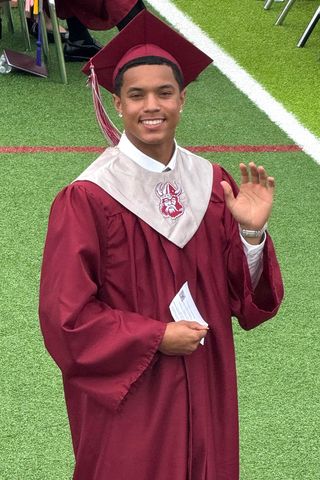 18-Year-Old Football Star Known For His ‘Kind Heart’ Dies After Being Shot In Fla. Parking Garage - Gavin Yates-Lyons Gavin Yates-LyonsCredit: GoFundMe