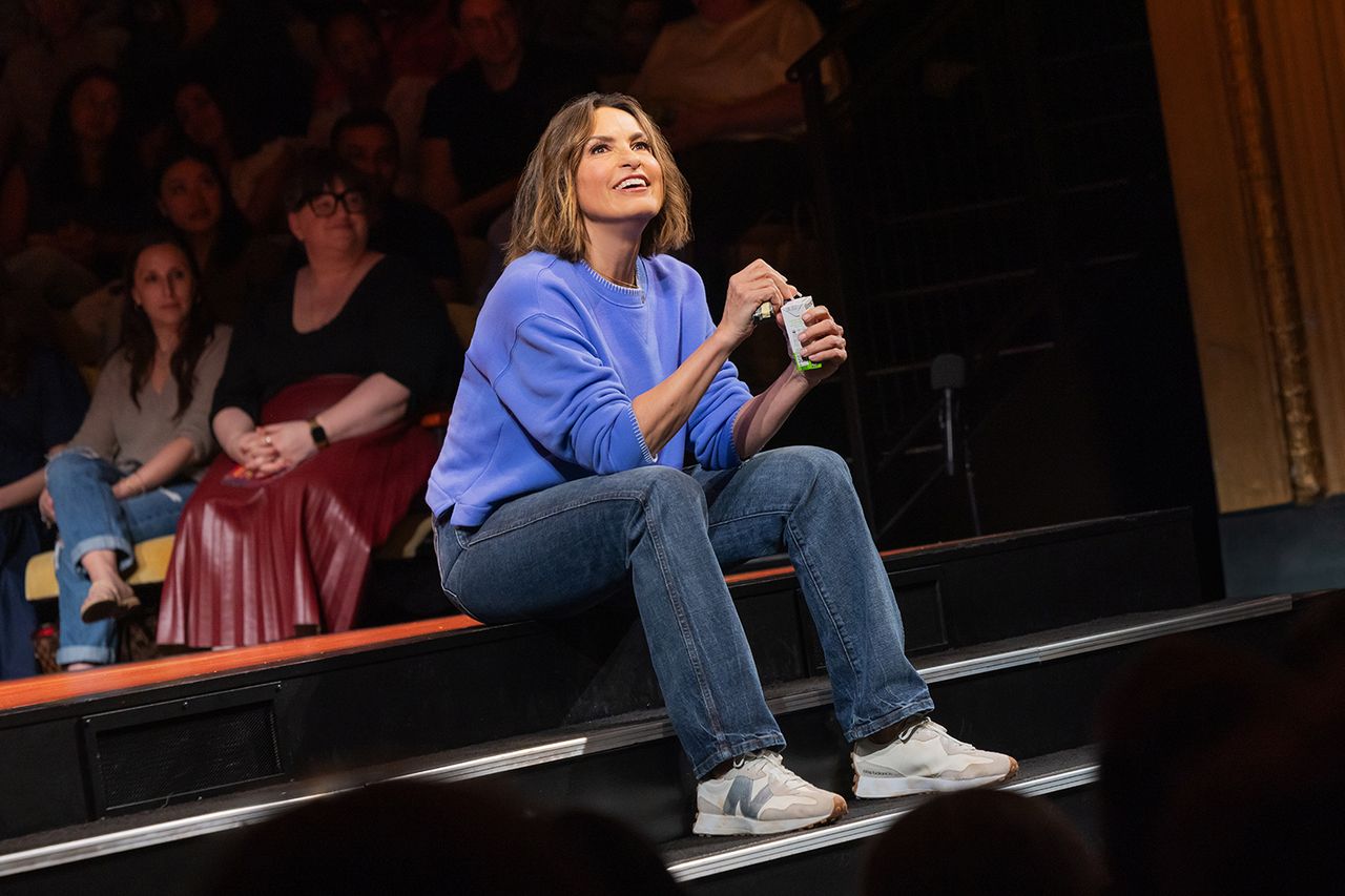 Mariska Hargitay in 'Every Brilliant Thing' on BroadwayCredit: Matthew Murphy