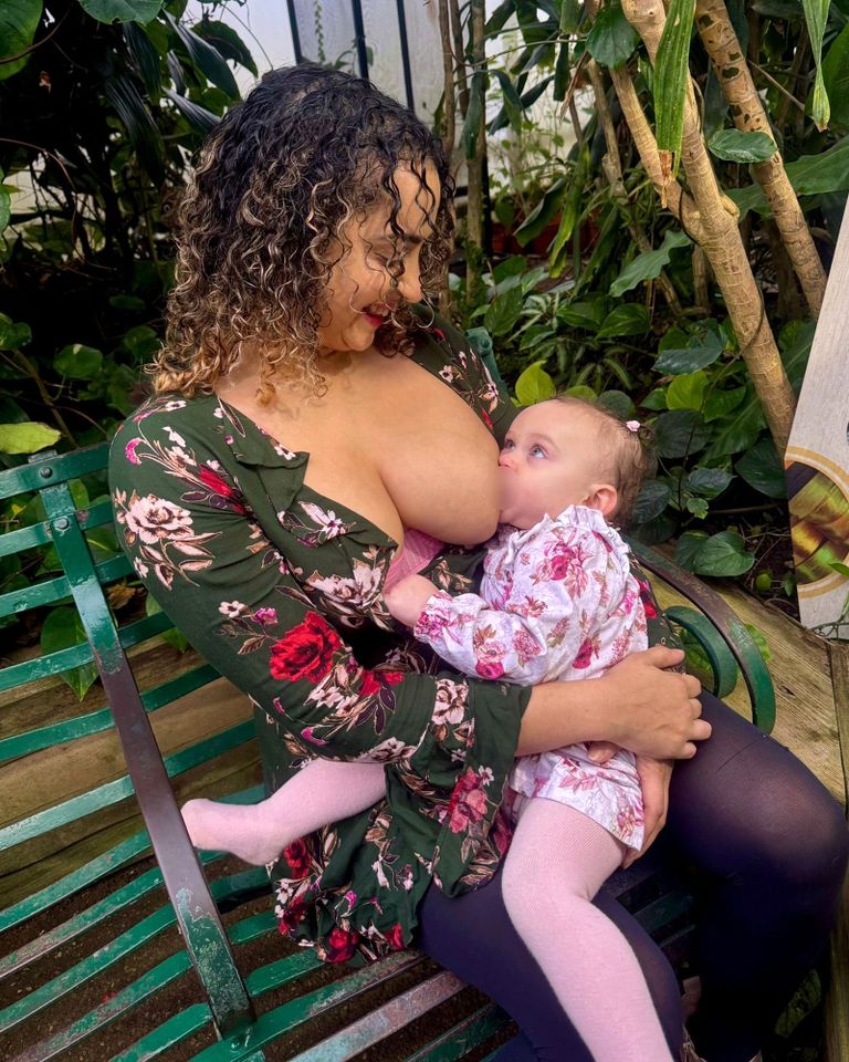 Tayah Ettienne breastfeeding her daughter AaliyanaCredit: Kennedy News and Media
