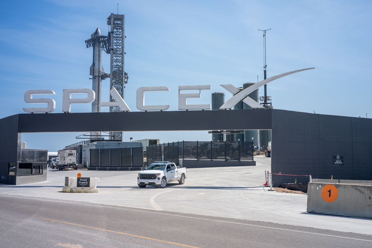 SpaceXCredit: Getty