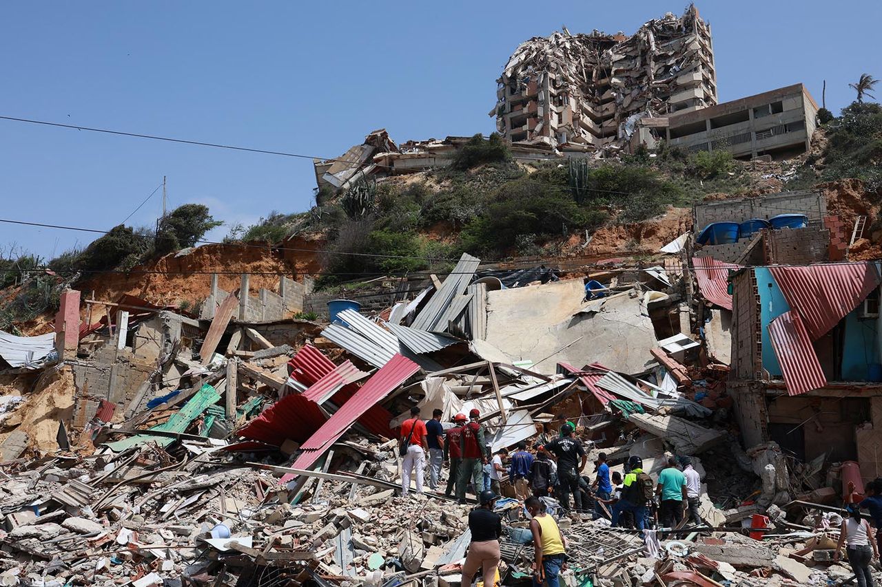 Building after the earthquake in La Guaira, VenezuelaCredit: Javier Campos/NurPhoto via Getty