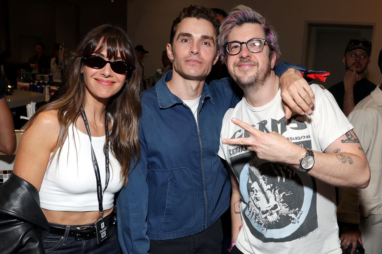 Alison Brie, Dave Franco and Christopher Mintz-Plasse attend the FIFA World Cup 2026 Group D match between TÃ¼rkiye and USA at Los Angeles Stadium on June 25, 2026 in Inglewood, California.Credit: Matt Winkelmeyer - FIFA/FIFA via Getty