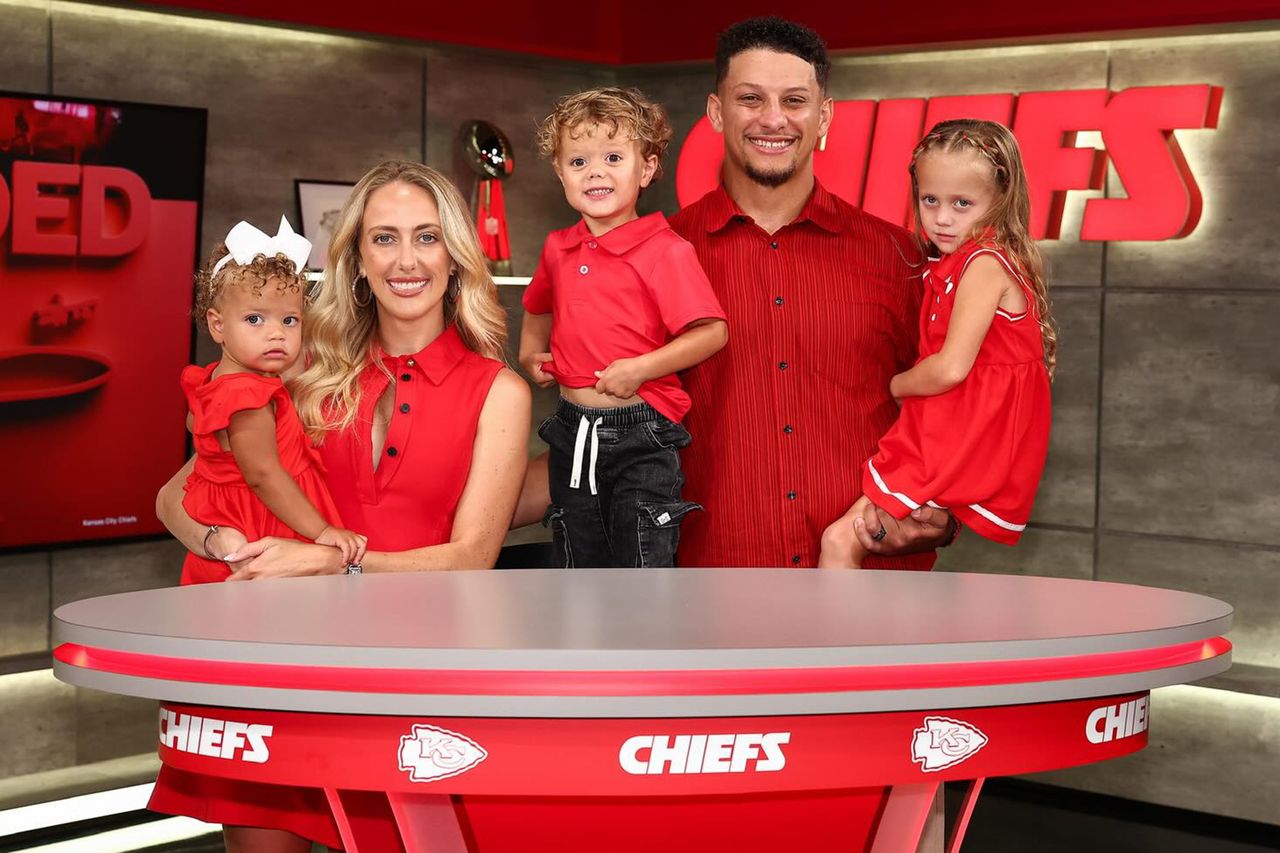 Golden, Brittany, Bronze, Patrick and Sterling MahomesCredit: Brittany Mahomes/Instagram