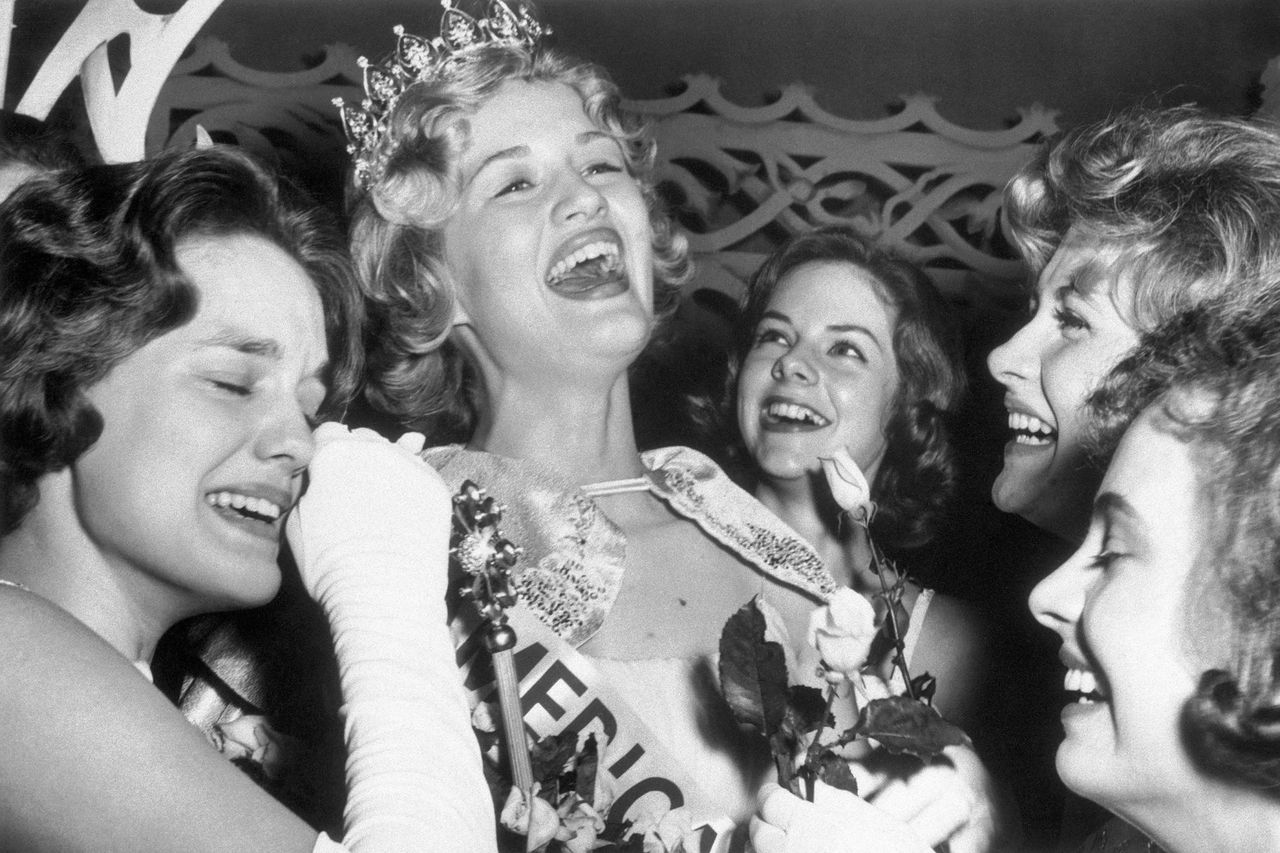 Diane Sawyer (center) crowned America's Junior Miss in the annual competition at Fort Whiting in Alabama in 1963Credit: Bettmann/Getty