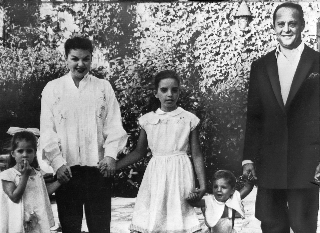 Judy Garland, Sid Luft and their childrenCredit: SSPL/Getty