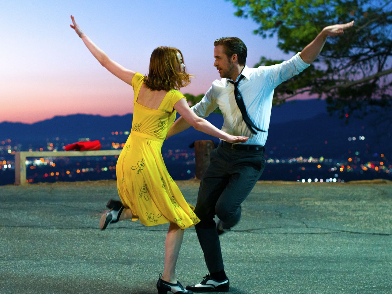 Ryan Gosling and Emma Stone in 'La La Land' (2016)Credit: Lionsgate