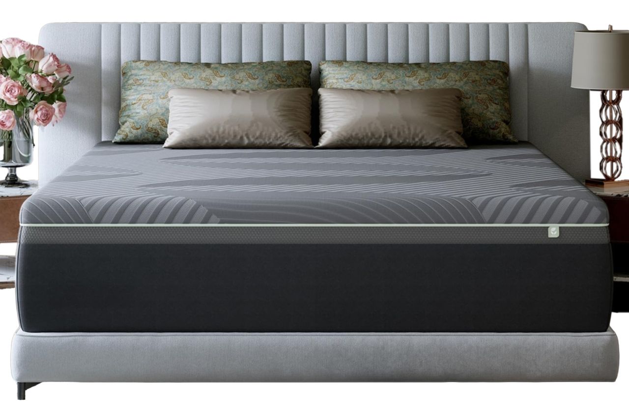 Novilla 14 Inch Queen Mattress, Queen Memory Foam Mattress with AiryFlow Cooling System for Cool Night, Pressure Relief, Ergonomic Support for Spinal Alignment, CertiPUR-US Certified, Medium Firm Credit: Amazon