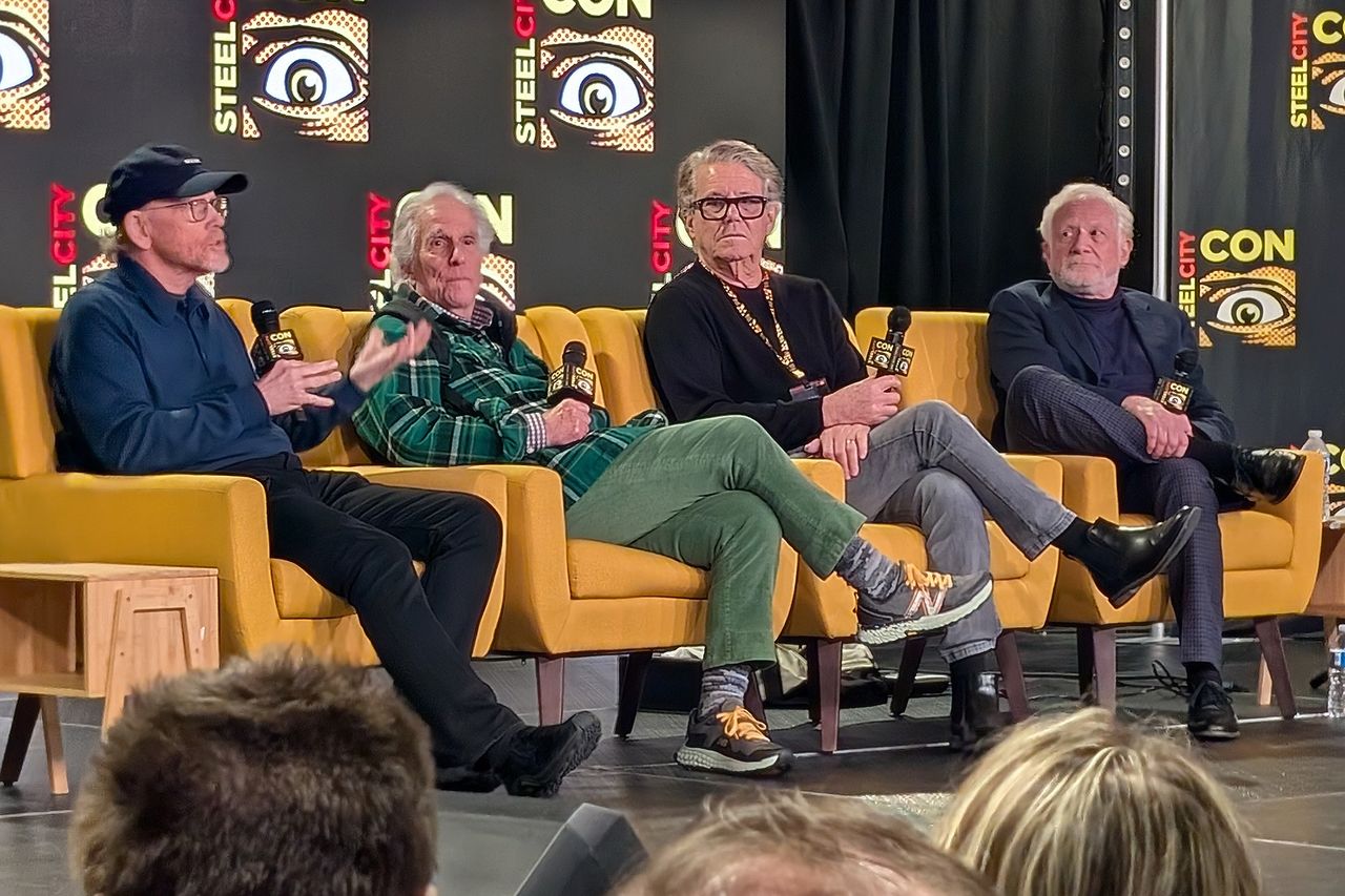 Happy Days cast from their Steel City Con reunion last night in Pittsburgh ‘Happy Days’ cast reunion at Steel City Con in Pittsburgh in April 2025Credit: Samurai Jill/Steel City Con Social Media