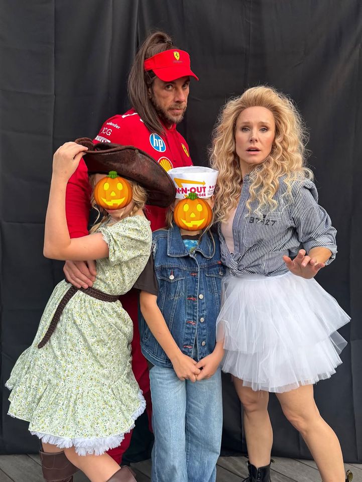 Dax Shepard and Kristen Bell with their two daughtersCredit: Kristen Bell/Instagram