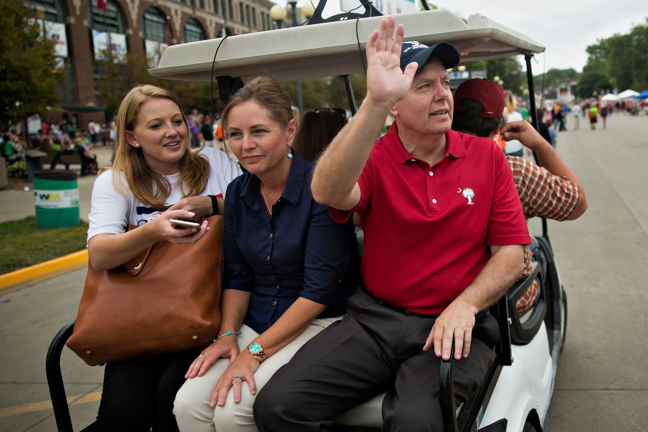 Darline Graham (center) in Iowa with then-Sen. Lindsey Graham (right) during his 2016 presidential campaignCredit: Daniel Acker/Bloomberg via Getty